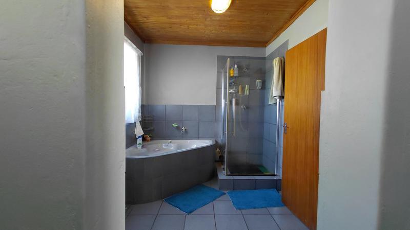 3 Bedroom Property for Sale in Langenhovenpark Free State